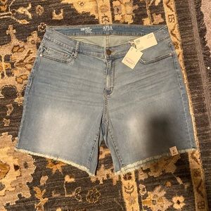 Women’s 18w Bermuda shorts